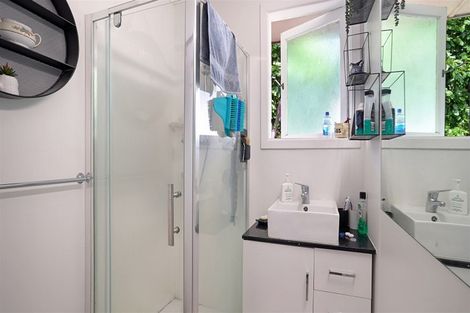 Photo of property in 13 Vodanovich Road, Te Atatu South, Auckland, 0610