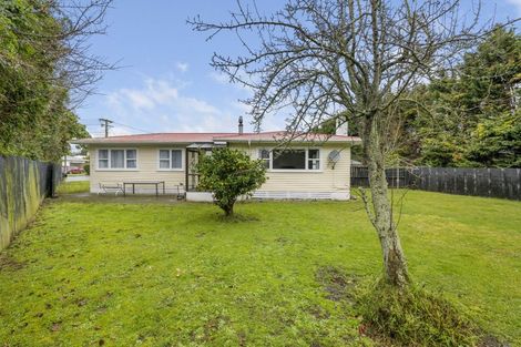 Photo of property in 8 Fyson Place, Hawera, 4610