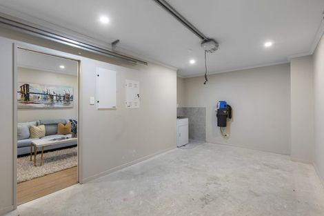 Photo of property in 89c Cascades Road, Pakuranga Heights, Auckland, 2010