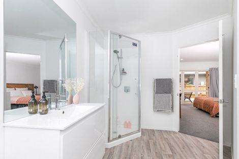 Photo of property in 8a Alison Street, Hamilton Lake, Hamilton, 3204