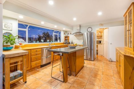 Photo of property in 8 Ara Kuaka, Waikanae Beach, Waikanae, 5036