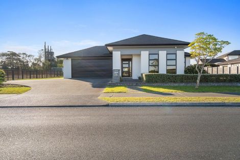 Photo of property in 16 Stace Hopper Drive, One Tree Point, 0118