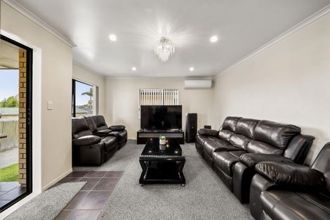 Photo of property in 18a Christmas Road, Manurewa, Auckland, 2102