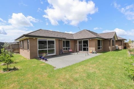 Photo of property in 14 Teatree Close, Huntington, Hamilton, 3210