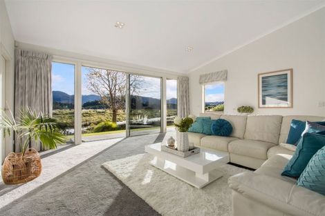Photo of property in 21 Riverside Place, Katikati, 3129