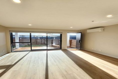 Photo of property in 26a Friesian Drive, Mangere, Auckland, 2022