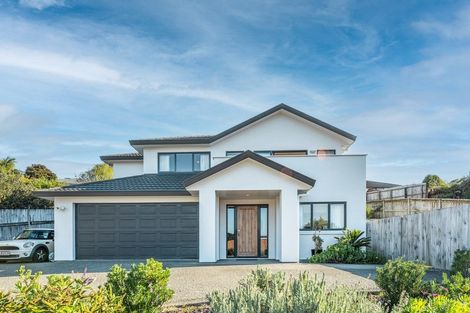 Photo of property in 22 Roberta Crescent, Orewa, 0931