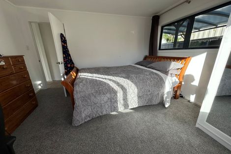 Photo of property in 46 Surf Road, Stanmore Bay, Whangaparaoa, 0932