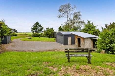 Photo of property in 8 Weka Street, Te Kiri, Opunake, 4682