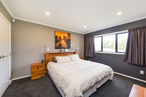 Photo of property in 32 Tokomaru Road East, Tokomaru, Palmerston North, 4474