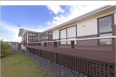 Photo of property in 3 Whiting Grove, West Harbour, Auckland, 0618