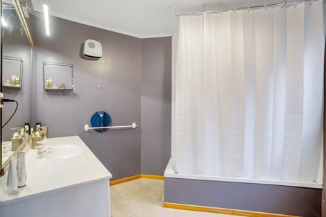 Photo of property in 37 Anne Street, Winton, 9720