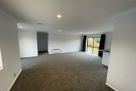 Photo of property in 2/55 Northcote Road, Hillcrest, Auckland, 0627