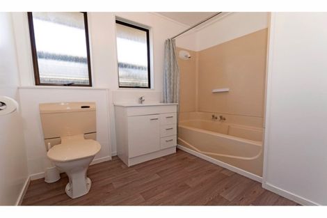 Photo of property in 2/162 Universal Drive, Henderson, Auckland, 0610