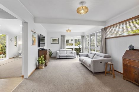 Photo of property in 142 Kahu Road, Paremata, Porirua, 5024