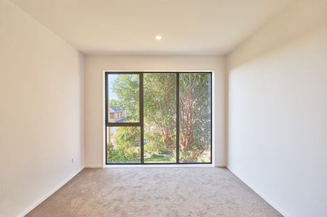 Photo of property in 2/143 Carlisle Road, Northcross, Auckland, 0632