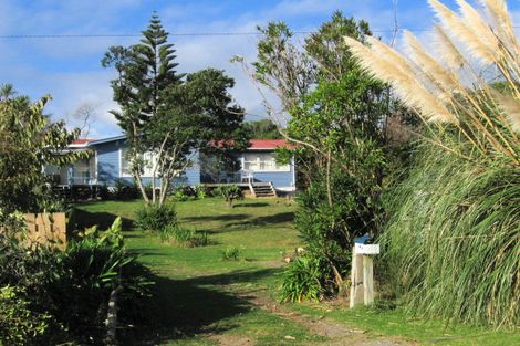 Photo of property in 14 Henare Street, Waikanae Beach, Waikanae, 5036