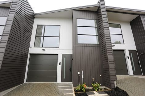 Photo of property in 13d King Richard Place, Browns Bay, Auckland, 0630