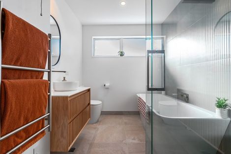 Photo of property in 2/179 Weston Road, St Albans, Christchurch, 8052