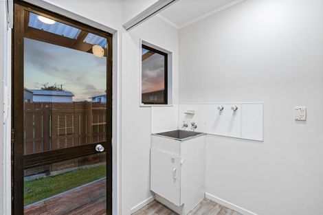 Photo of property in 5 Posa Avenue, Henderson, Auckland, 0612