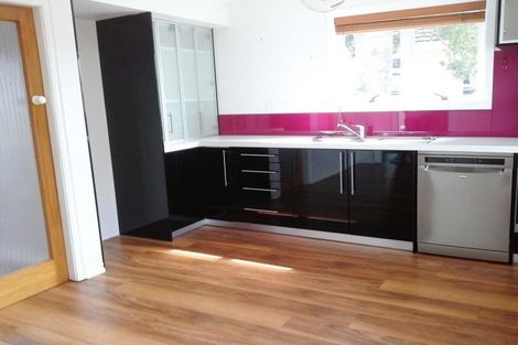 Photo of property in 15 Wallath Road, Westown, New Plymouth, 4310