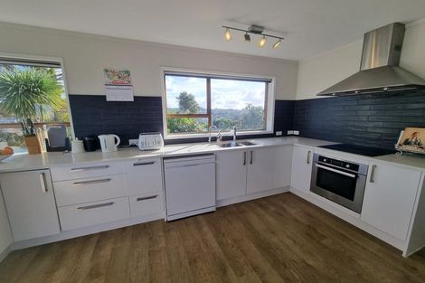 Photo of property in 2/14 Thelma Crescent, Torbay, Auckland, 0630