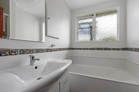 Photo of property in 63 Waipounamu Drive, Kelson, Lower Hutt, 5010