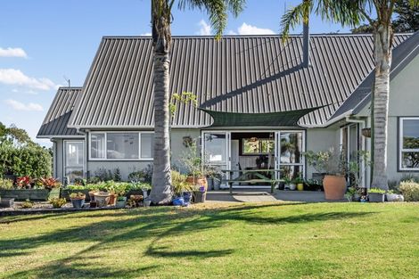 Photo of property in 221 Amreins Road, Taupaki, Henderson, 0782