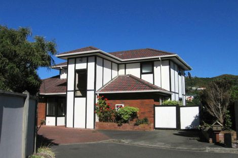 Photo of property in 2 Erskine Close, Island Bay, Wellington, 6023