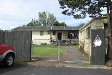 Photo of property in 4 Kenton Lane, Mangere, Auckland, 2022