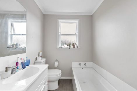 Photo of property in 11 Collingwood Court, Hokowhitu, Palmerston North, 4410