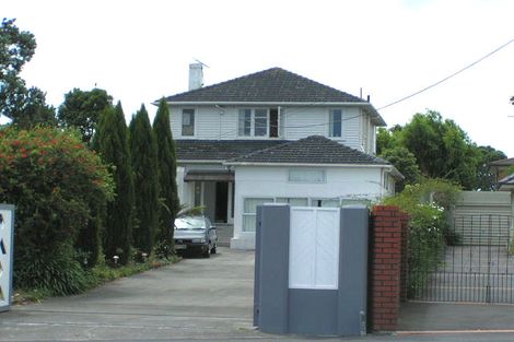 Photo of property in 1/236 Lake Road, Hauraki, Auckland, 0622