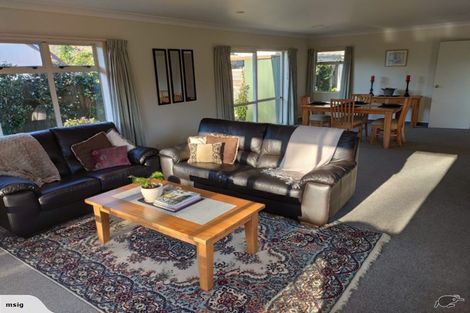 Photo of property in 393 Te Moana Road, Waikanae, 5036