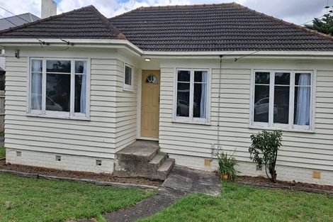 Photo of property in 47 Cambridge Terrace, Papatoetoe, Auckland, 2025