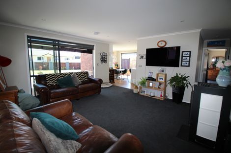 Photo of property in 19 Larch Crescent, Alexandra, 9320