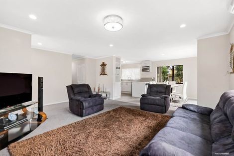 Photo of property in 6 Glenveagh Park Drive, Manurewa, Auckland, 2102