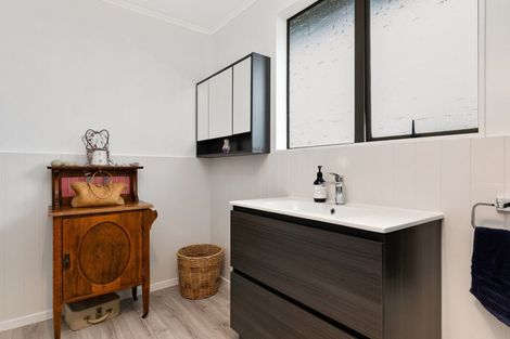 Photo of property in 4 Kempton Place, Richmond Heights, Taupo, 3330