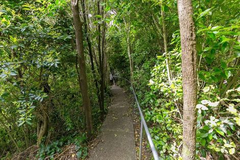 Photo of property in 1 Wakely Road, Newlands, Wellington, 6037