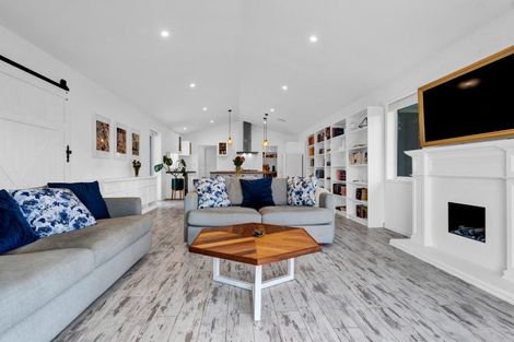 Photo of property in 2 Mercade Close, Stratford, 4332