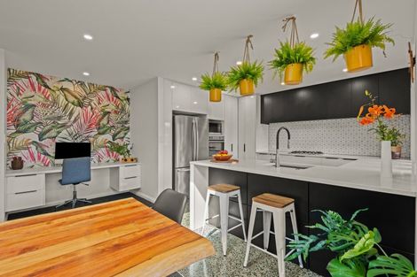 Photo of property in 6 Stratford Court, Fitzherbert, Palmerston North, 4410