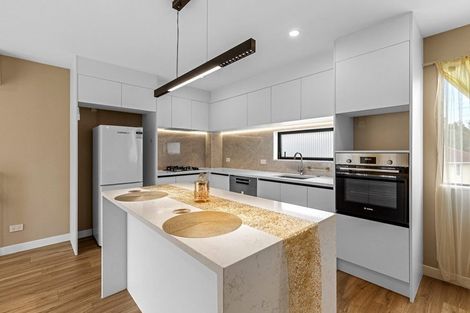 Photo of property in 126 Kervil Avenue, Te Atatu Peninsula, Auckland, 0610