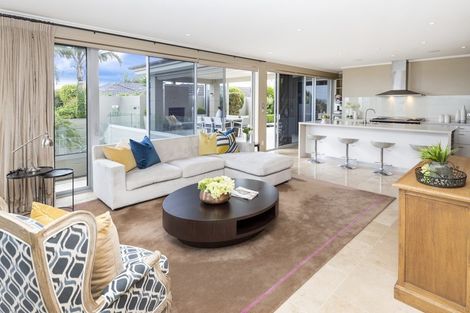 Photo of property in 5 Te Akau Crescent, Bucklands Beach, Auckland, 2012