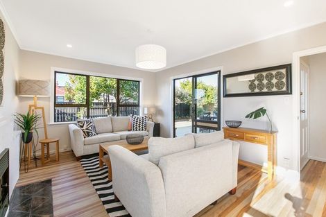 Photo of property in 36 Alma Crescent, Papakura, 2110