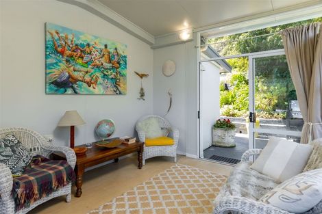 Photo of property in 4 Amelia Crescent, Waikawa, Picton, 7220