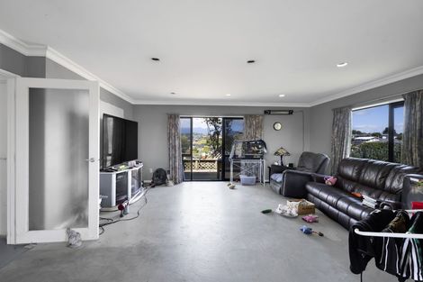 Photo of property in 8 Horizon Heights, Whalers Gate, New Plymouth, 4310