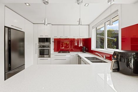 Photo of property in 2/52 Crofton Road, Harewood, Christchurch, 8051