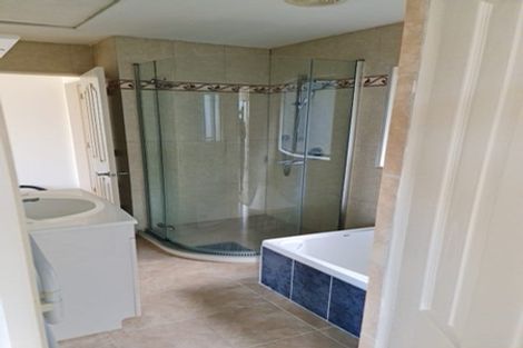 Photo of property in 140 Glanmire Road, Newlands, Wellington, 6037