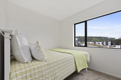 Photo of property in 30 Waihou Crescent, Albany Heights, Auckland, 0632