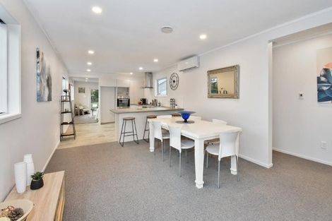 Photo of property in 4 Kawakawa-orere Road, Kawakawa Bay, Papakura, 2585