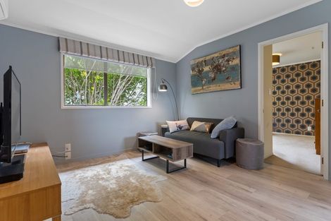 Photo of property in 25 Homewood Place, Chatswood, Auckland, 0626